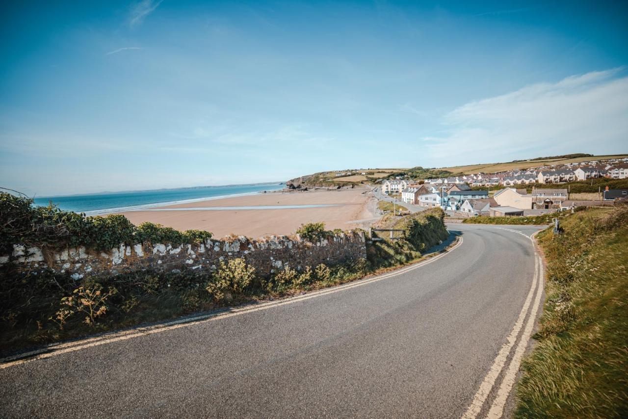 Timber Hill Self Catering Cedar Lodges Broad Haven Exterior photo