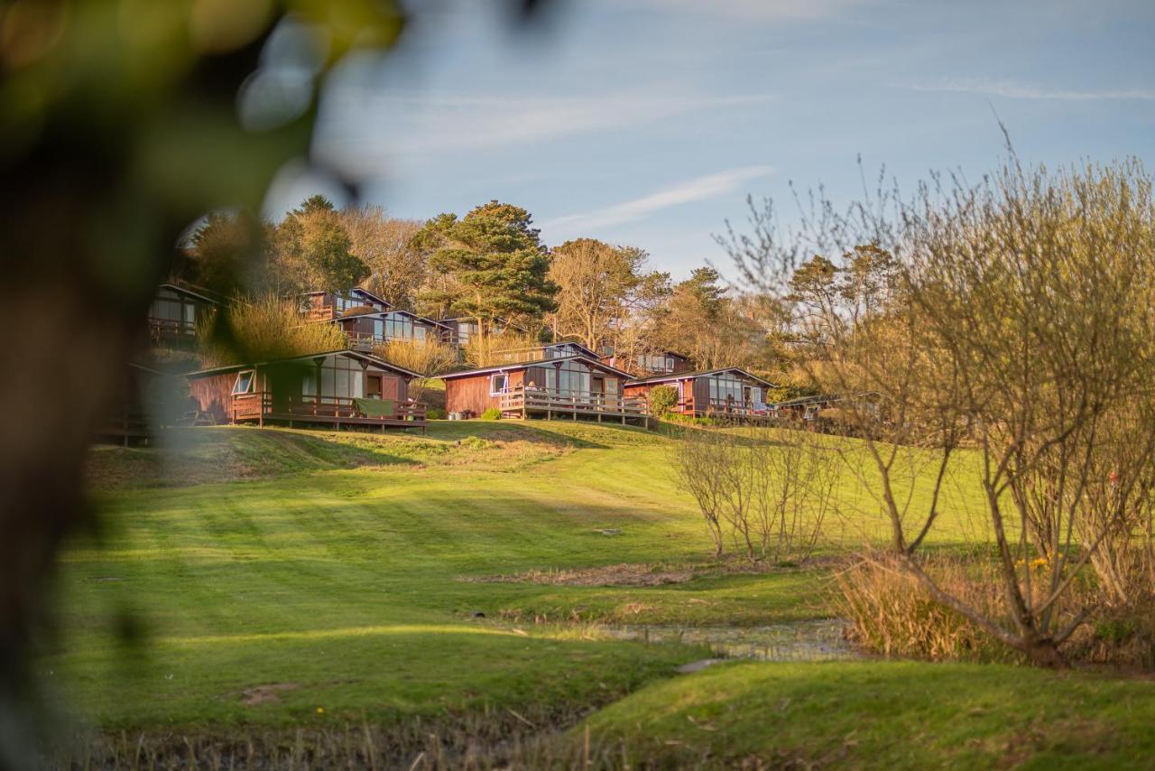 Timber Hill Self Catering Cedar Lodges Broad Haven Exterior photo